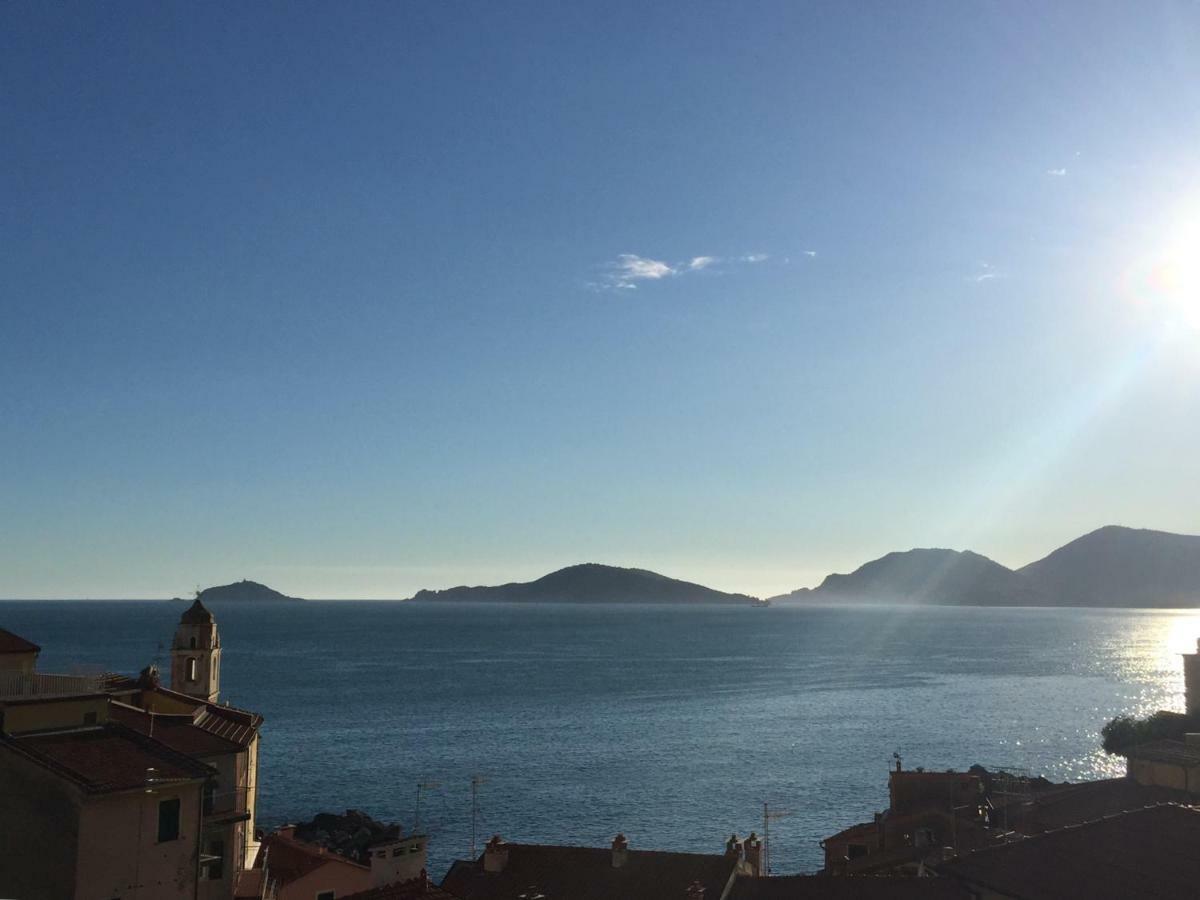 Appartamento Un Giorno Di Sole ليريسي المظهر الخارجي الصورة